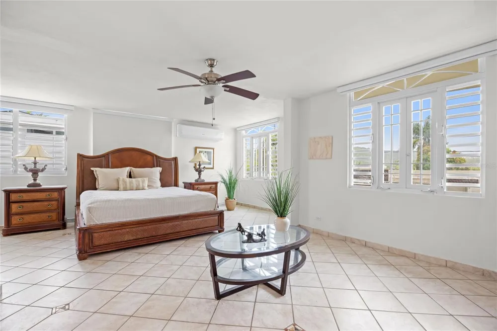 Calle 6 H17 TINTILLO GARDENS Guaynabo, PR 00966