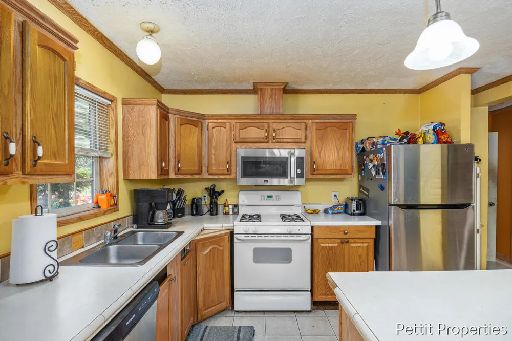 2481 Bauer Road Jenison, MI 49428