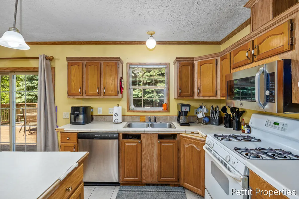 2481 Bauer Road Jenison, MI 49428