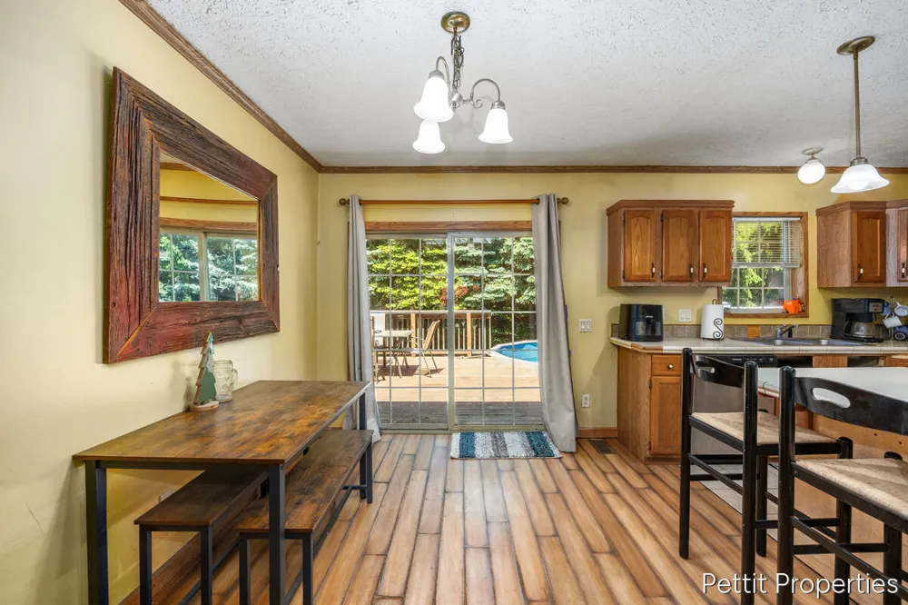 2481 Bauer Road Jenison, MI 49428