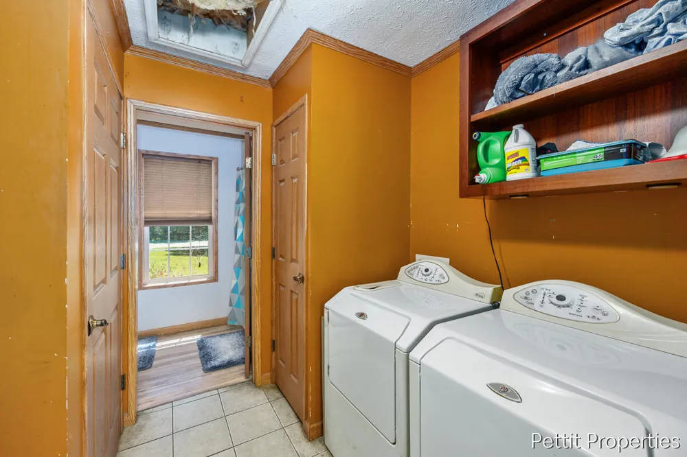 2481 Bauer Road Jenison, MI 49428