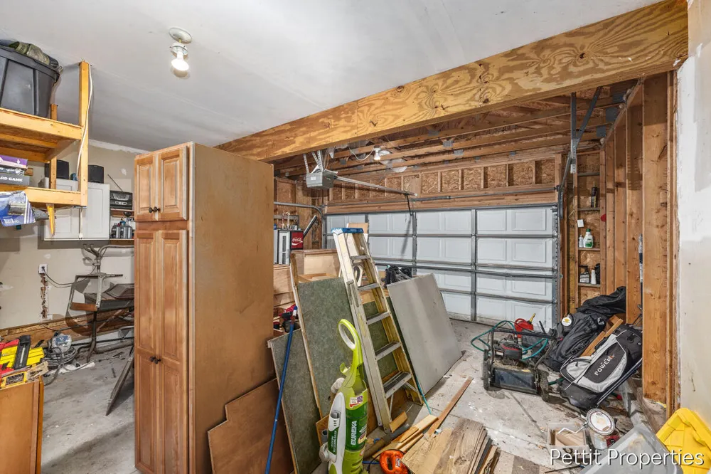 2481 Bauer Road Jenison, MI 49428