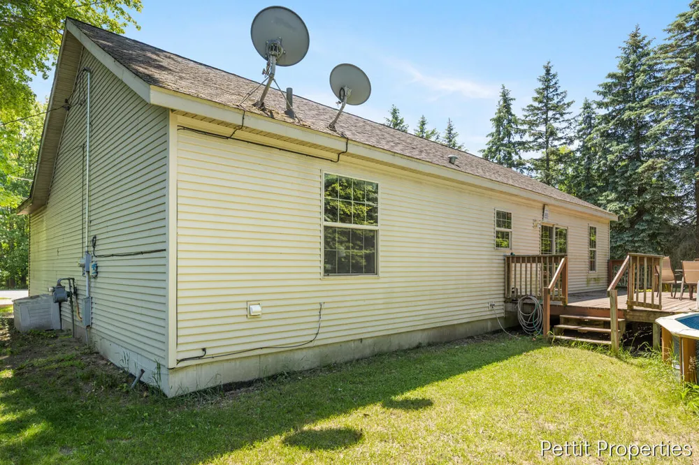 2481 Bauer Road Jenison, MI 49428