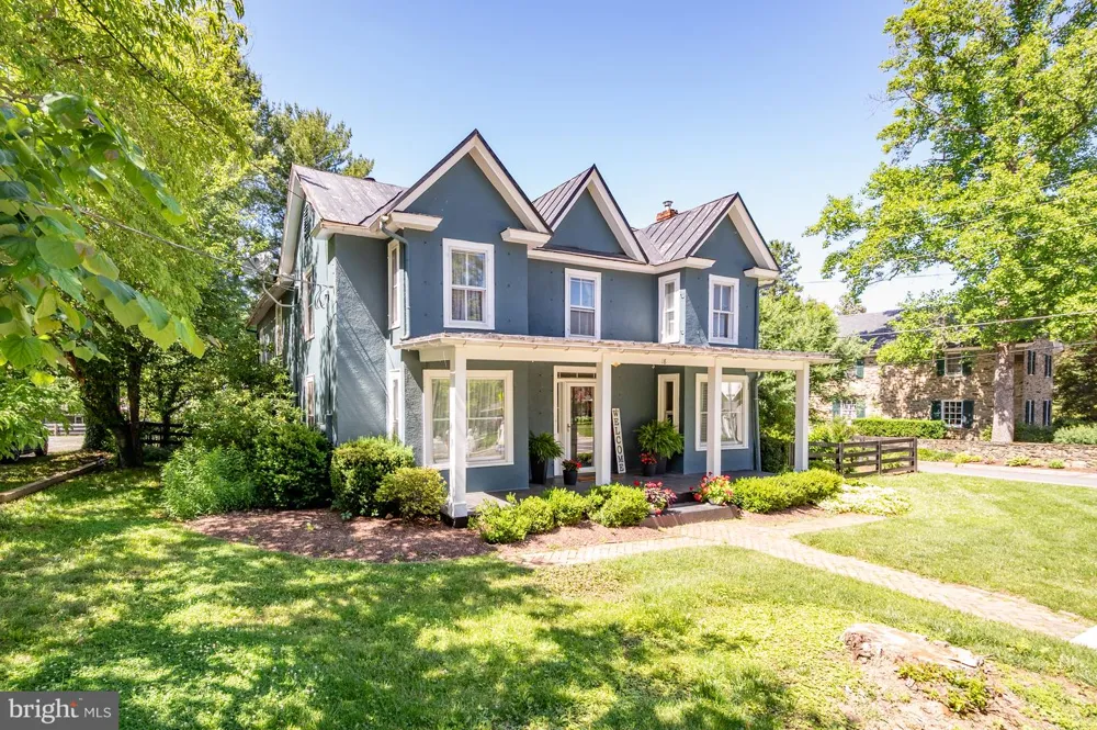 18 E LOUDOUN STREET Round Hill, VA 20141
