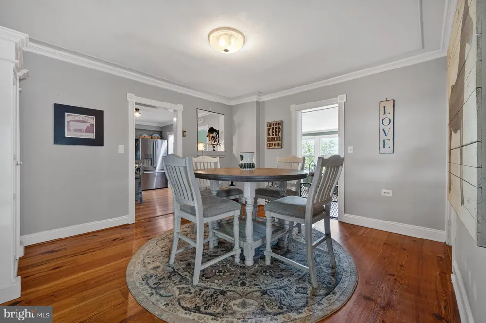 18 E LOUDOUN STREET Round Hill, VA 20141