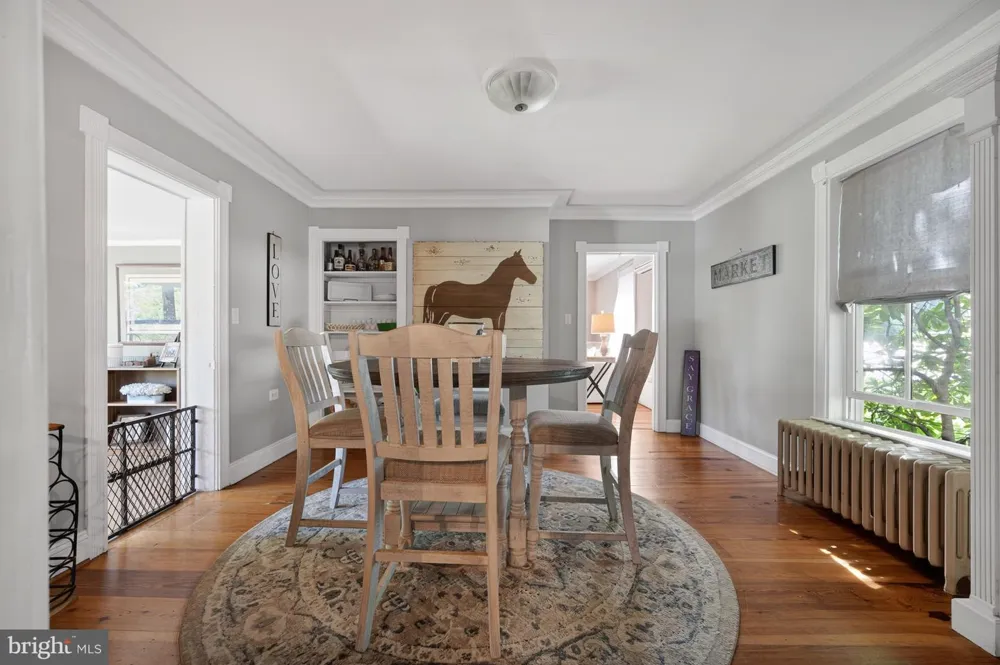 18 E LOUDOUN STREET Round Hill, VA 20141