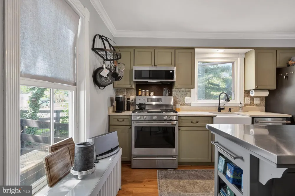 18 E LOUDOUN STREET Round Hill, VA 20141