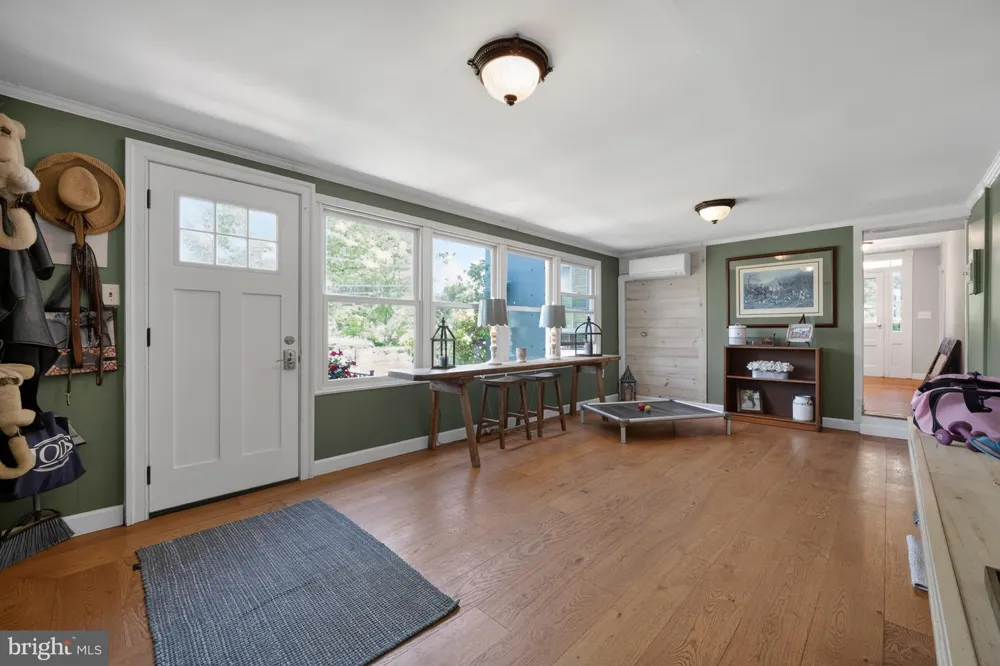 18 E LOUDOUN STREET Round Hill, VA 20141