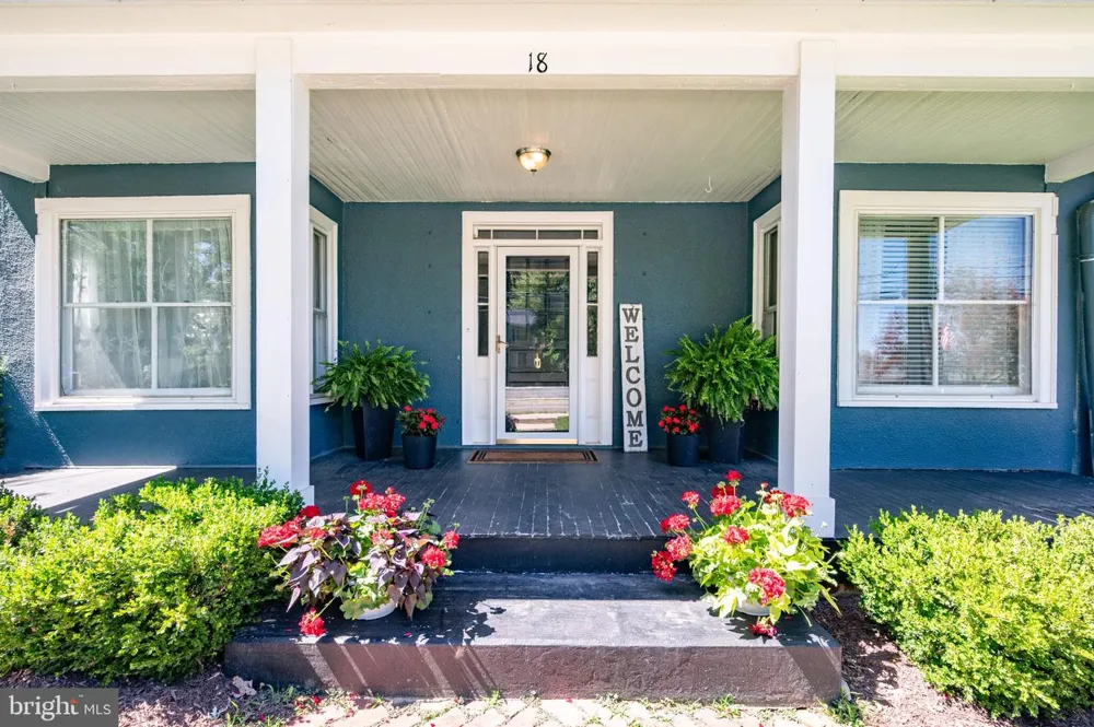 18 E LOUDOUN STREET Round Hill, VA 20141