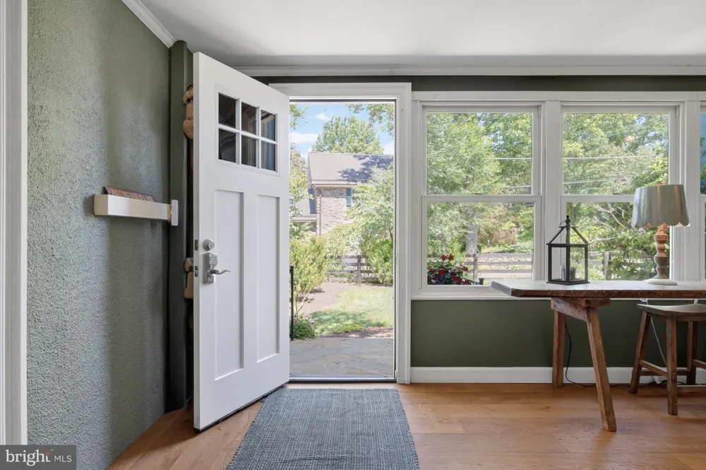 18 E LOUDOUN STREET Round Hill, VA 20141