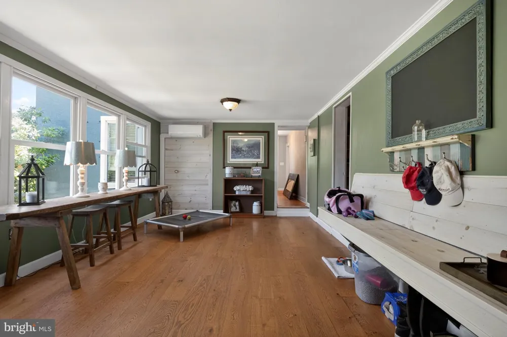 18 E LOUDOUN STREET Round Hill, VA 20141