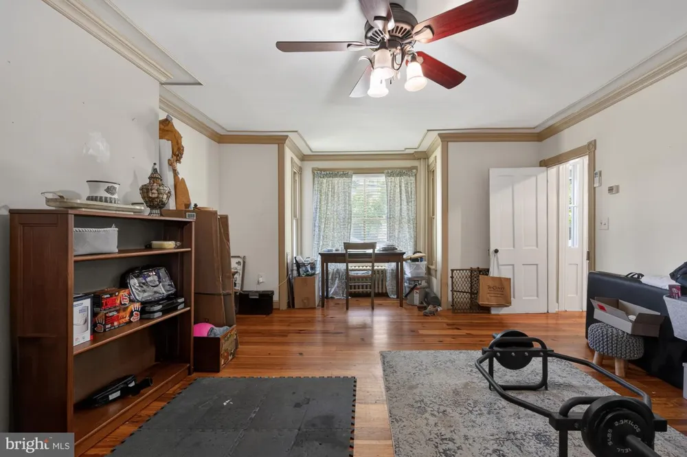 18 E LOUDOUN STREET Round Hill, VA 20141