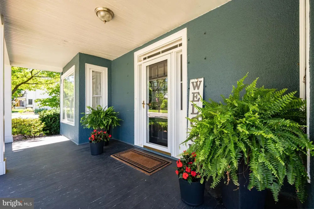 18 E LOUDOUN STREET Round Hill, VA 20141
