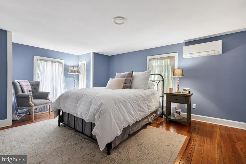 18 E LOUDOUN STREET Round Hill, VA 20141