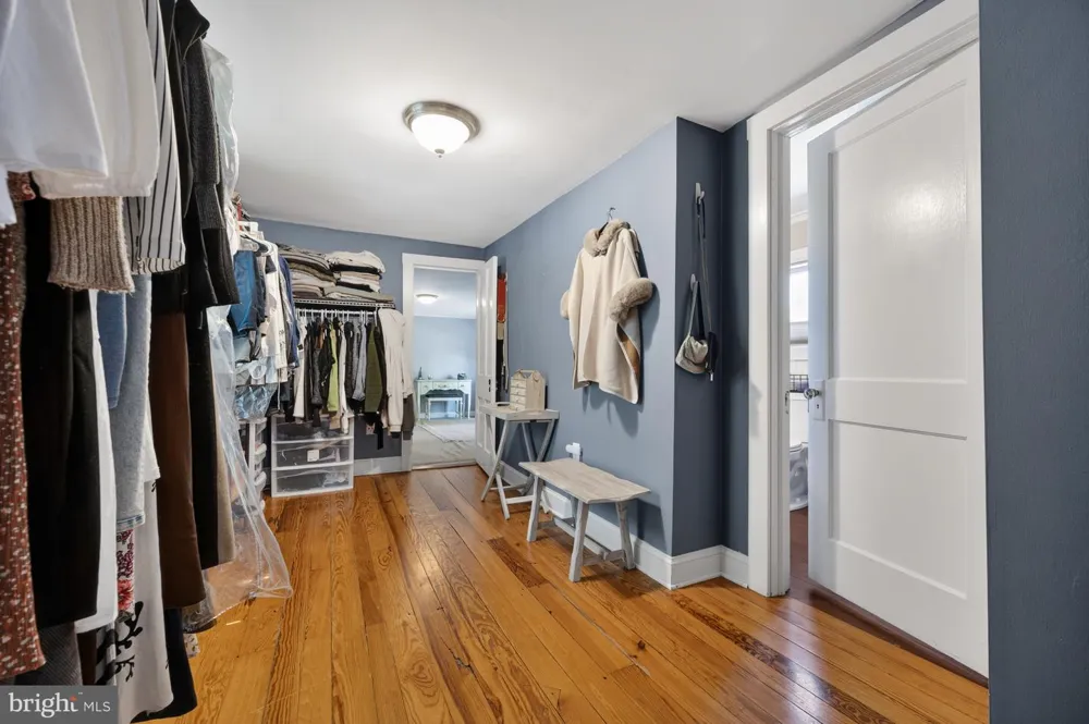 18 E LOUDOUN STREET Round Hill, VA 20141