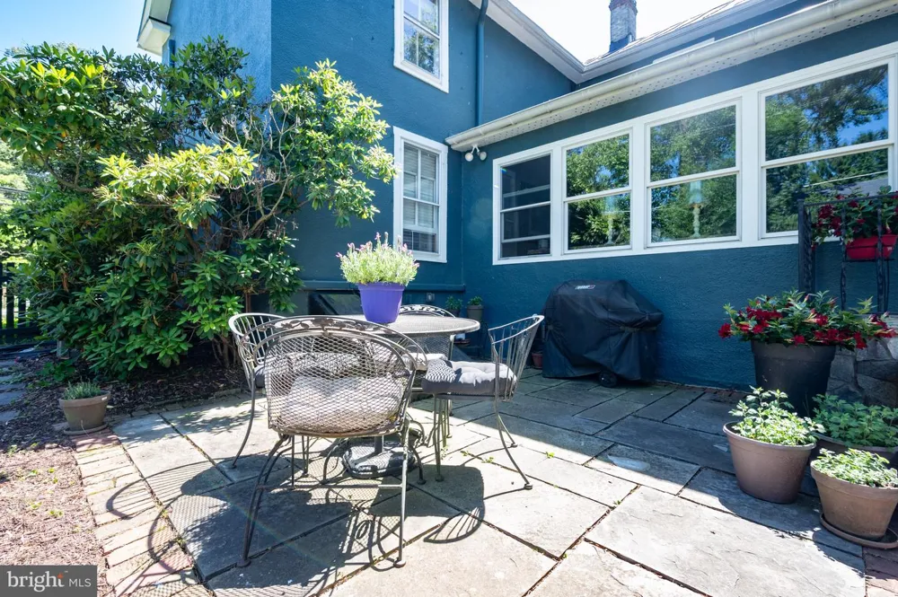18 E LOUDOUN STREET Round Hill, VA 20141