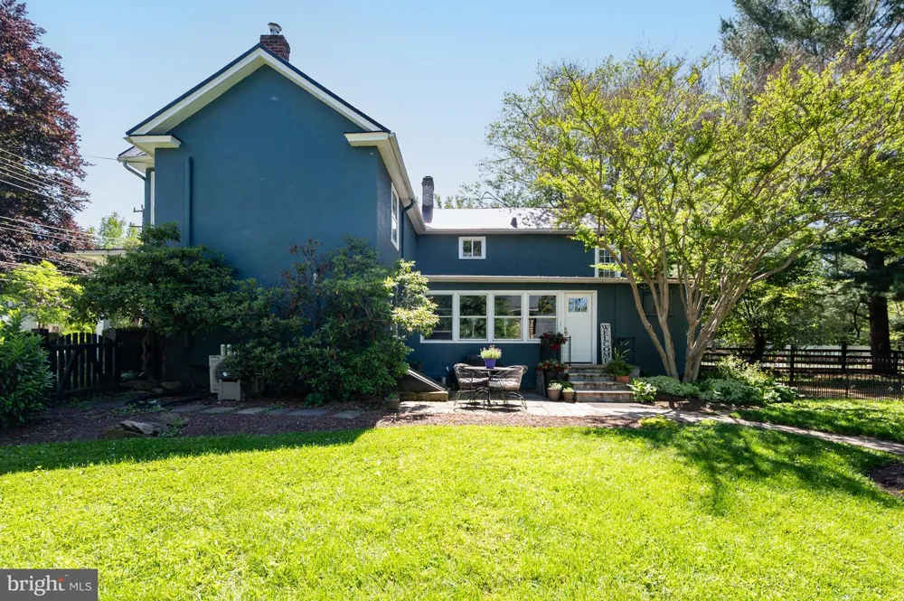 18 E LOUDOUN STREET Round Hill, VA 20141
