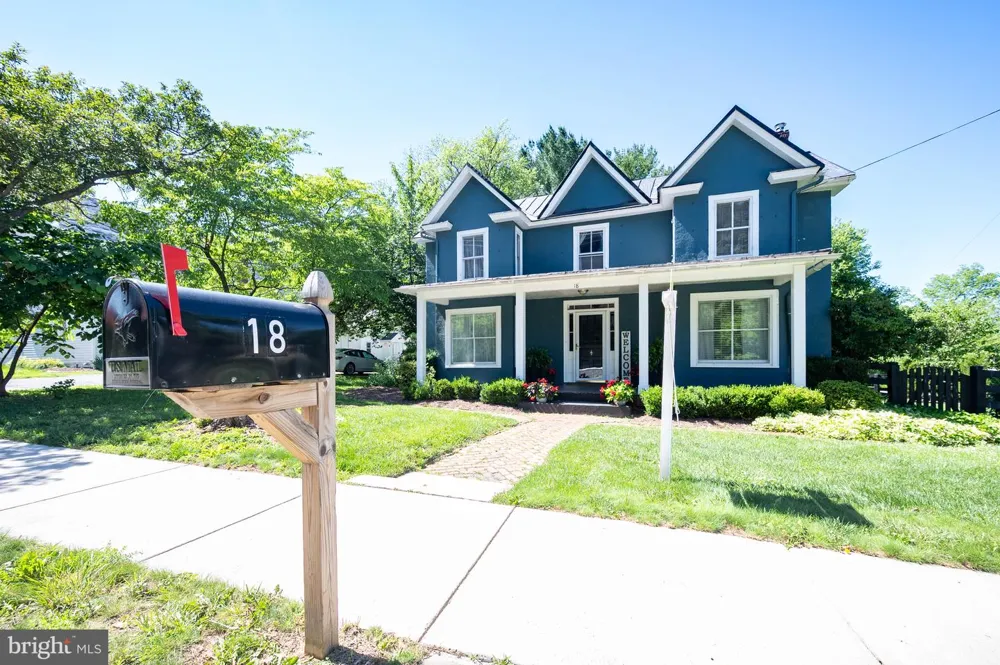 18 E LOUDOUN STREET Round Hill, VA 20141