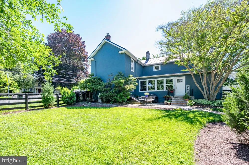 18 E LOUDOUN STREET Round Hill, VA 20141