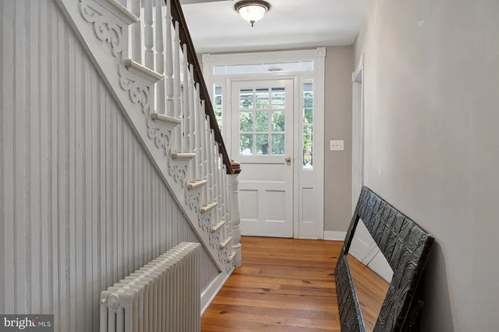 18 E LOUDOUN STREET Round Hill, VA 20141