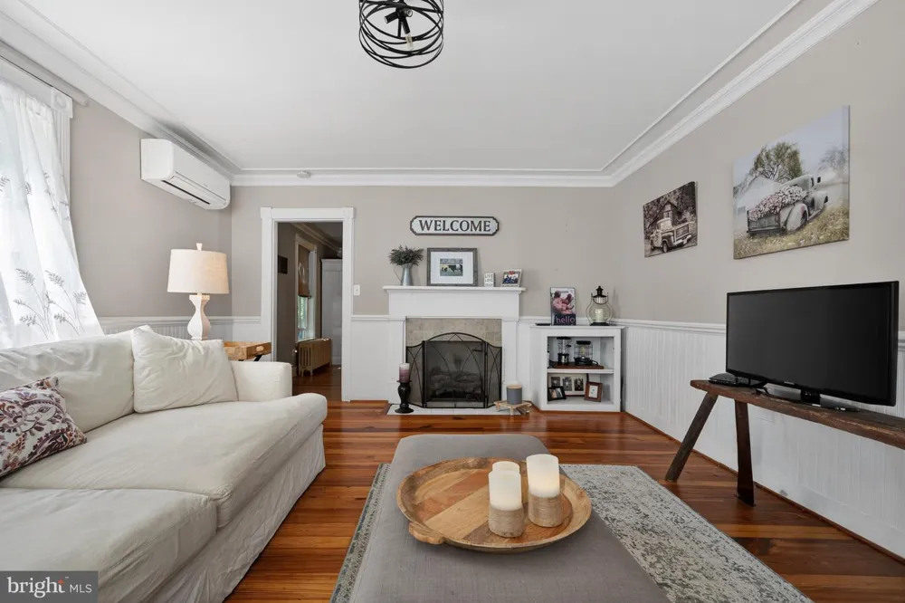 18 E LOUDOUN STREET Round Hill, VA 20141