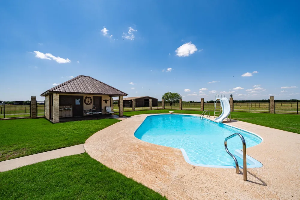 4946 County Road 410 Hawley, TX 79525