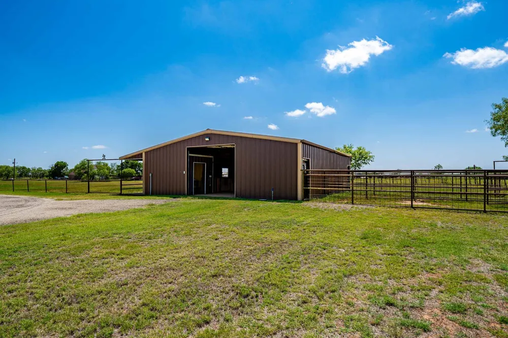 4946 County Road 410 Hawley, TX 79525