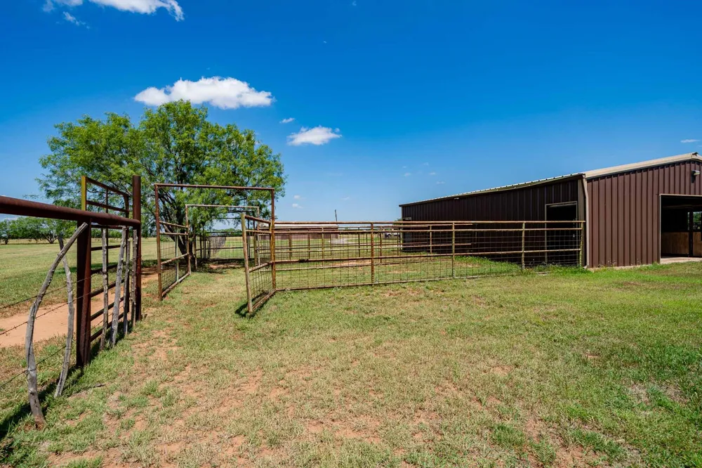 4946 County Road 410 Hawley, TX 79525
