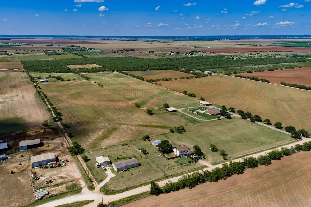 4946 County Road 410 Hawley, TX 79525