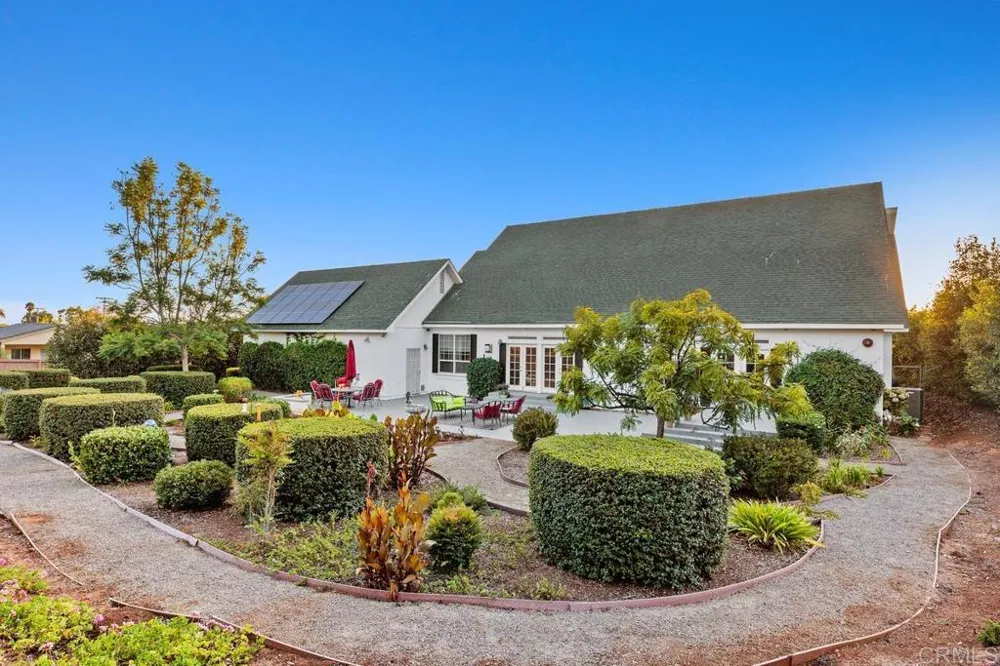 212 Acropolis Way Vista, CA 92084