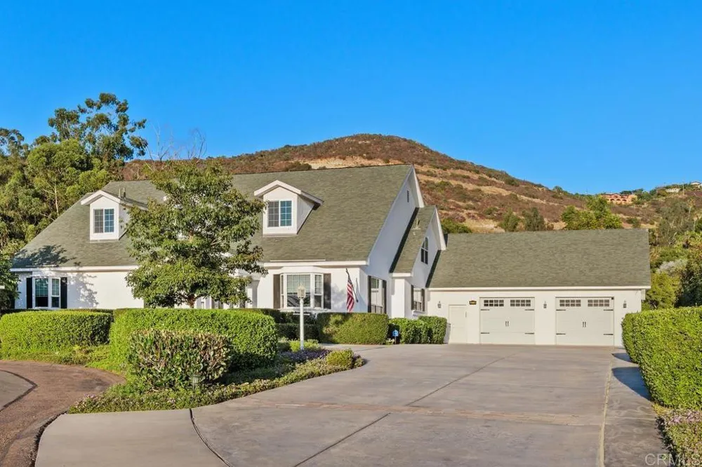 212 Acropolis Way Vista, CA 92084