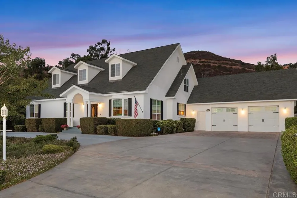 212 Acropolis Way Vista, CA 92084
