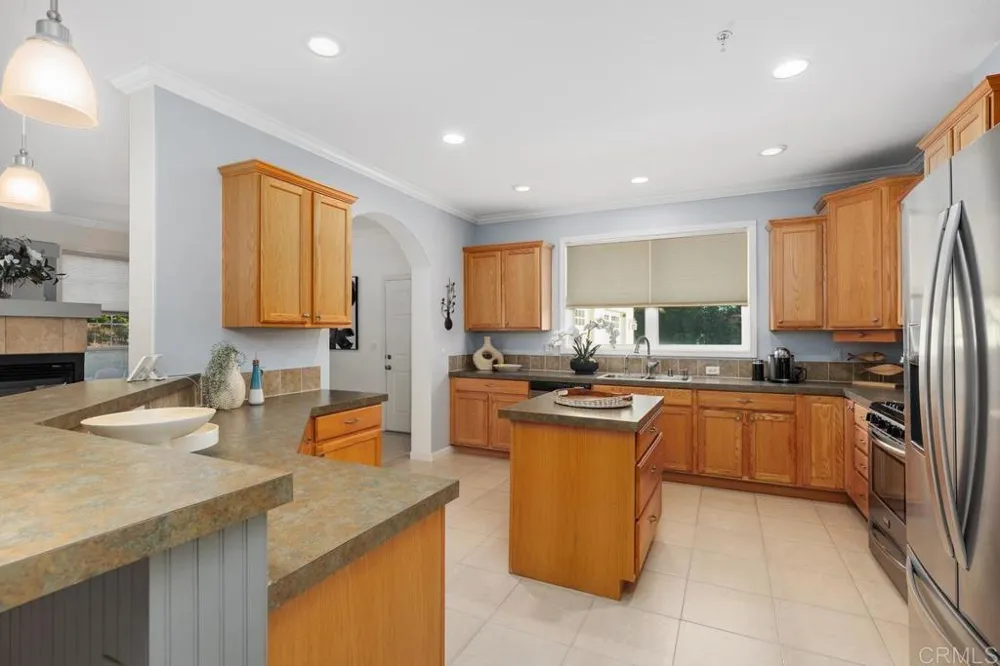 212 Acropolis Way Vista, CA 92084