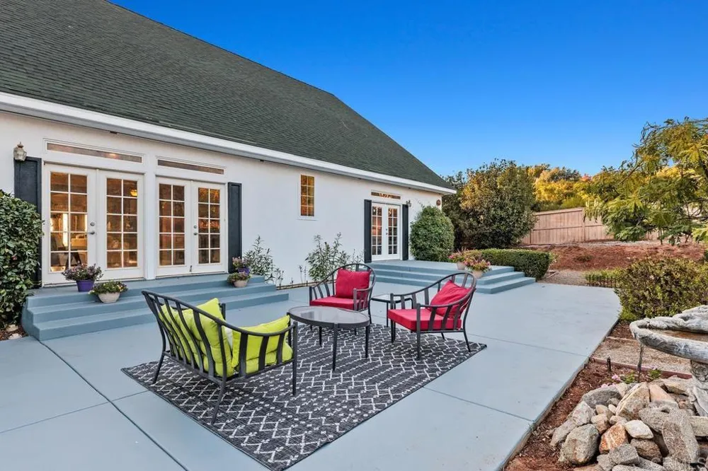 212 Acropolis Way Vista, CA 92084