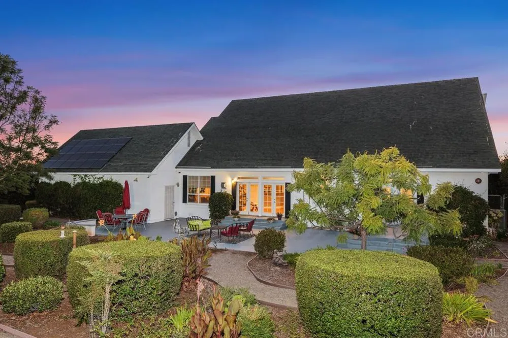 212 Acropolis Way Vista, CA 92084