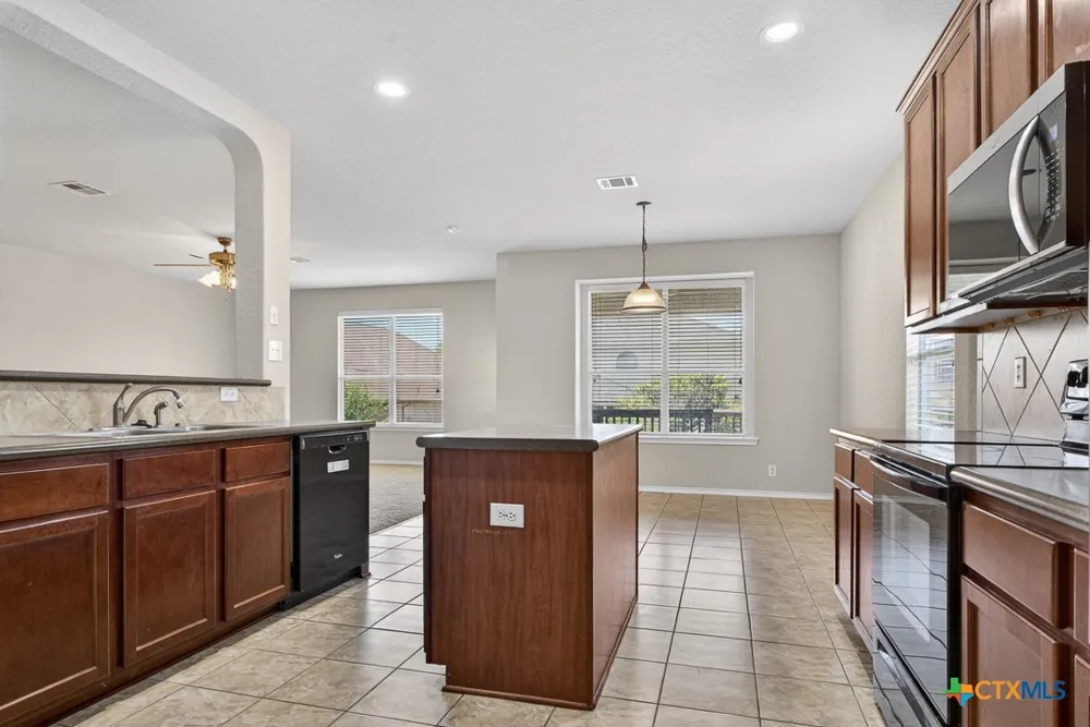 11631 Lemonmint Parkway San Antonio, TX 78245