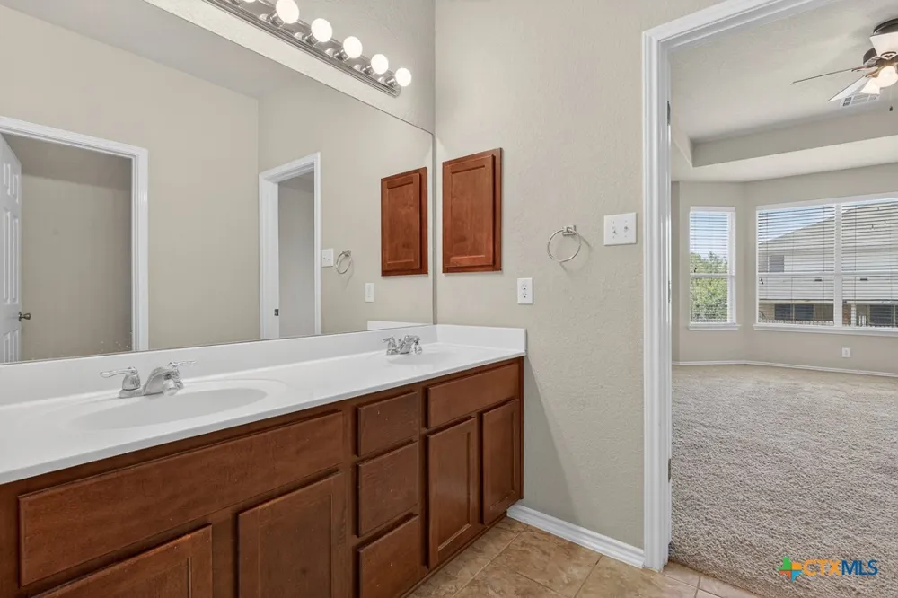 11631 Lemonmint Parkway San Antonio, TX 78245
