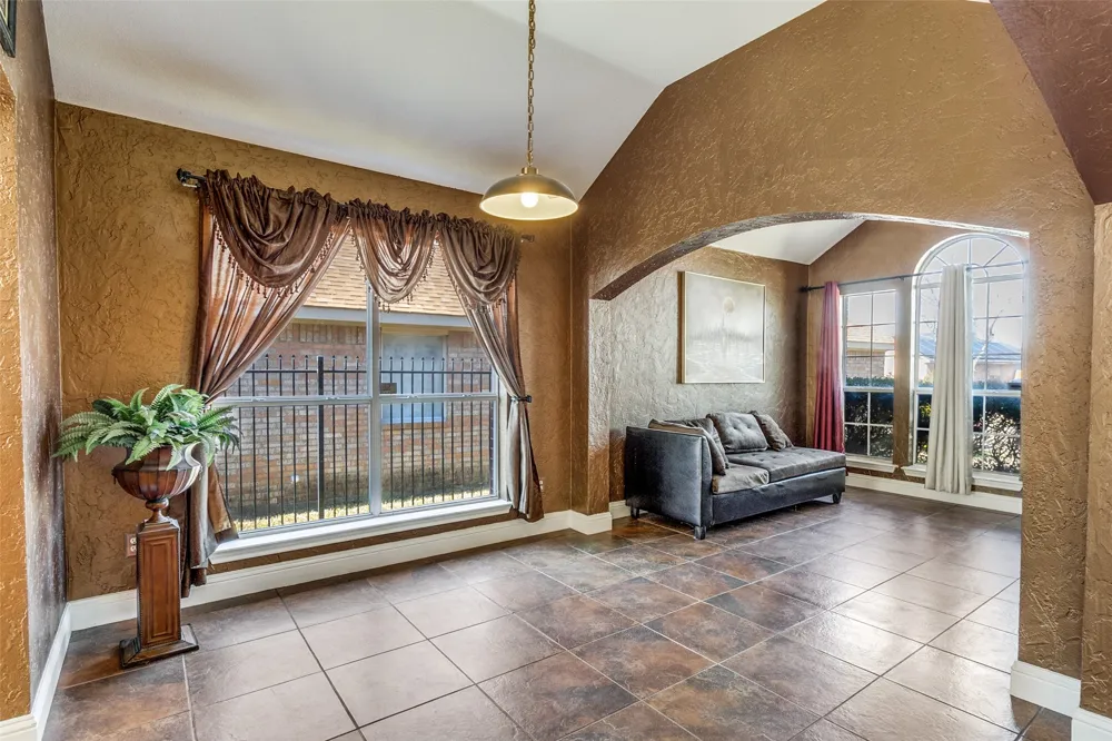 4621 Saint Francis Avenue Dallas, TX 75227