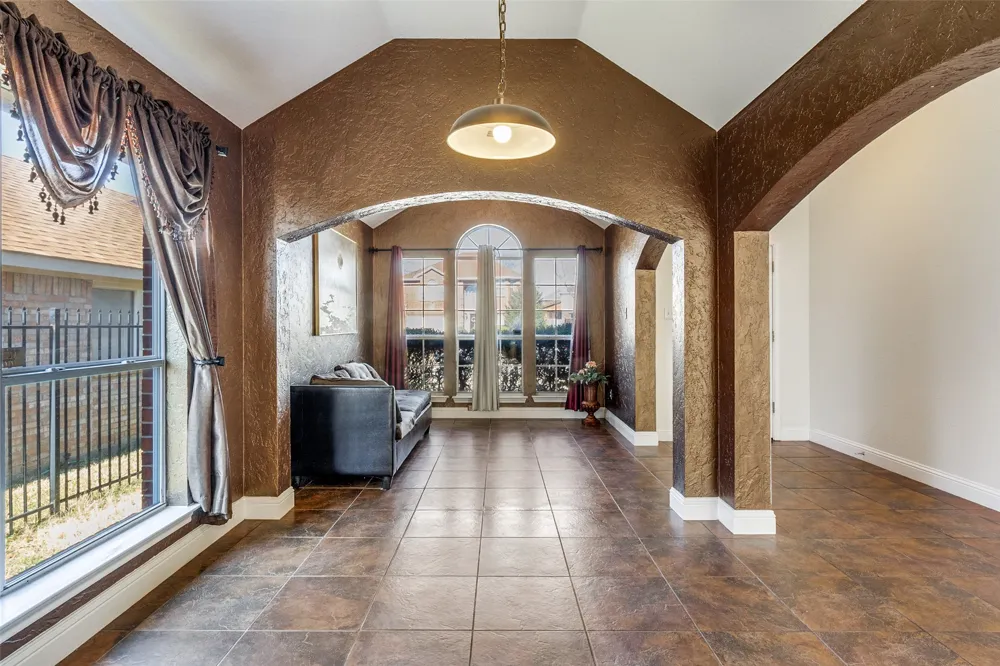 4621 Saint Francis Avenue Dallas, TX 75227