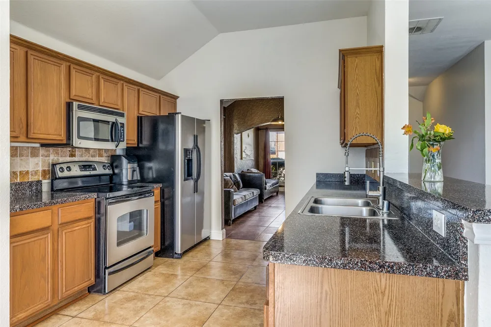 4621 Saint Francis Avenue Dallas, TX 75227