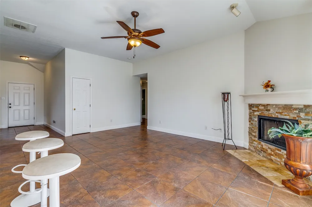 4621 Saint Francis Avenue Dallas, TX 75227