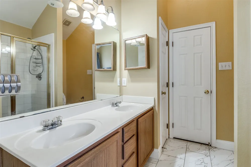 4621 Saint Francis Avenue Dallas, TX 75227