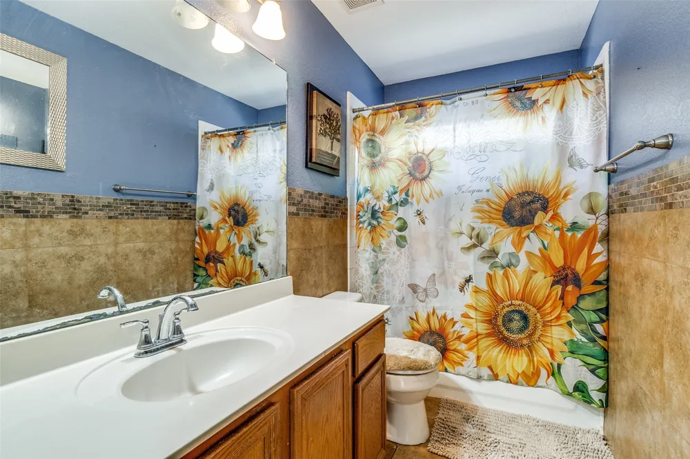 4621 Saint Francis Avenue Dallas, TX 75227