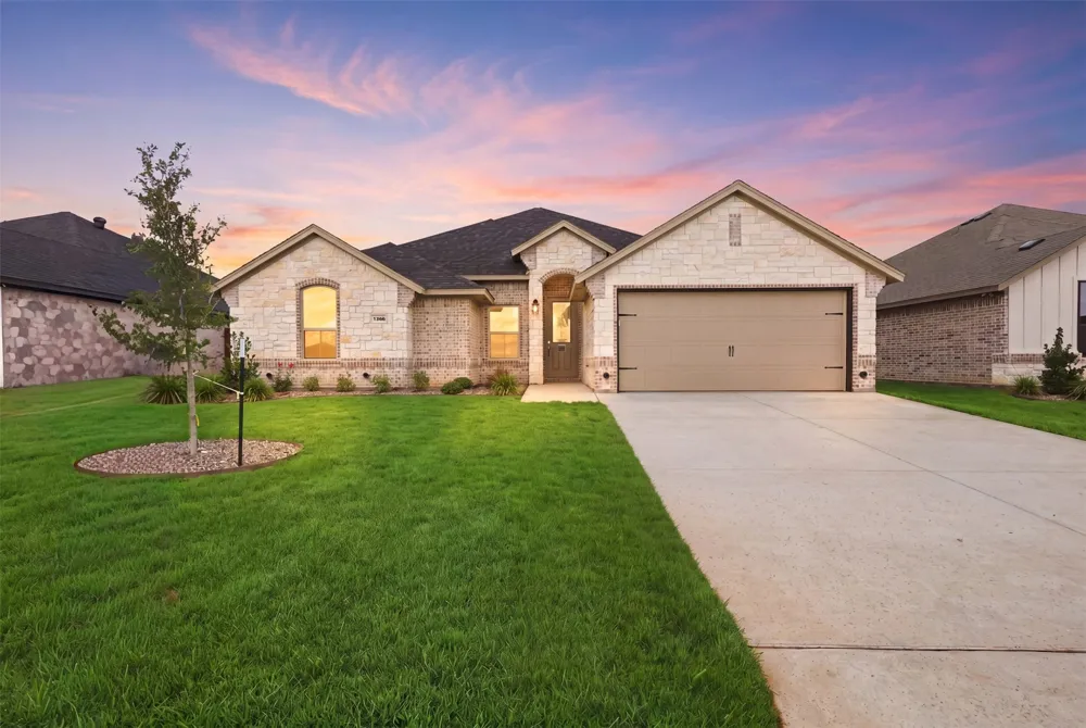 1366 Oleander Drive Tolar, TX 76476