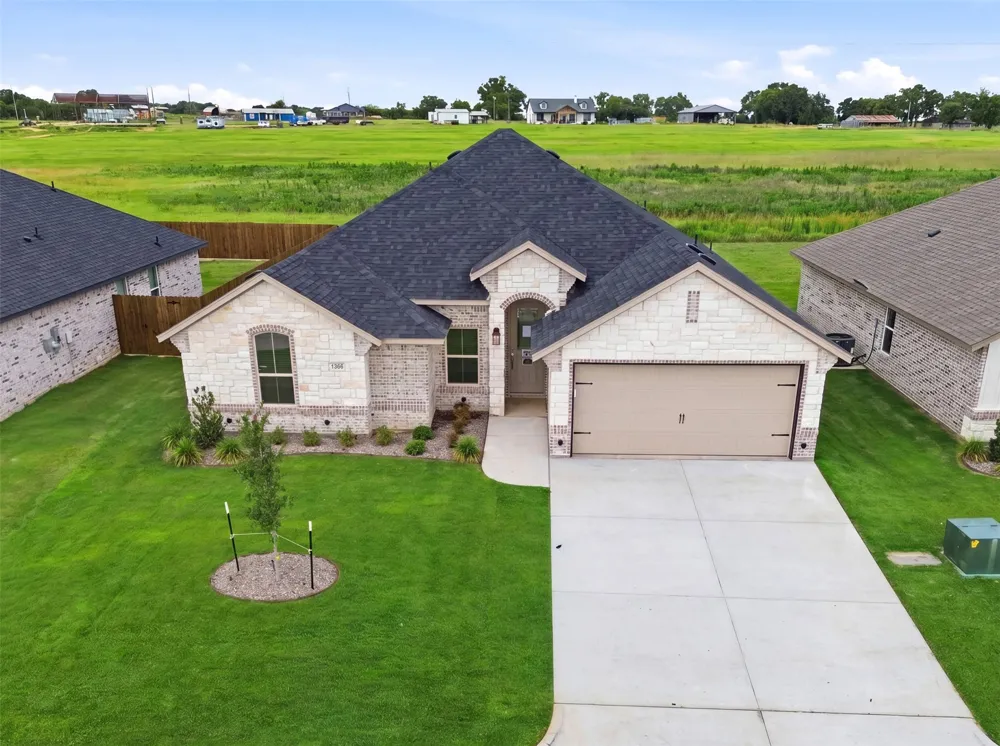 1366 Oleander Drive Tolar, TX 76476