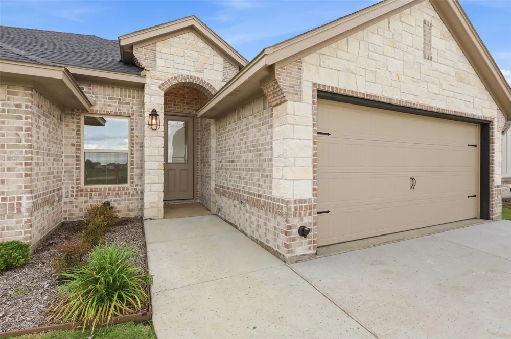 1366 Oleander Drive Tolar, TX 76476