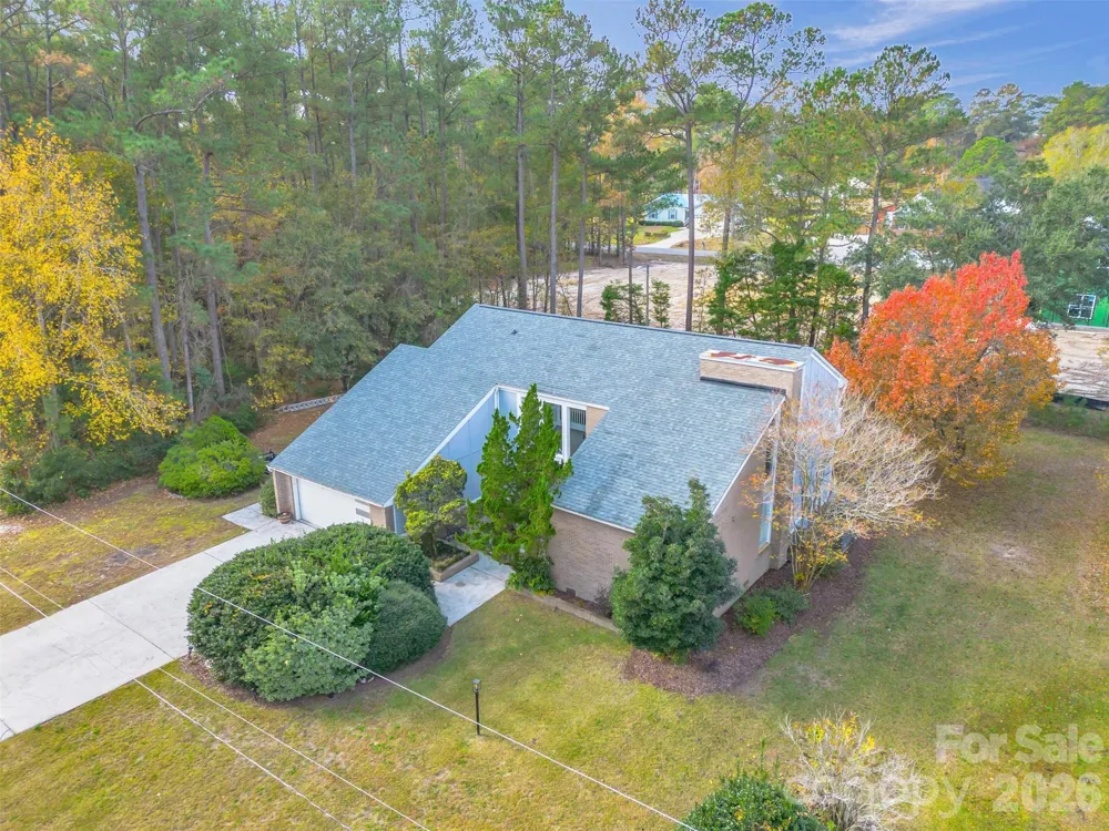 1021 Parkwood Drive NE