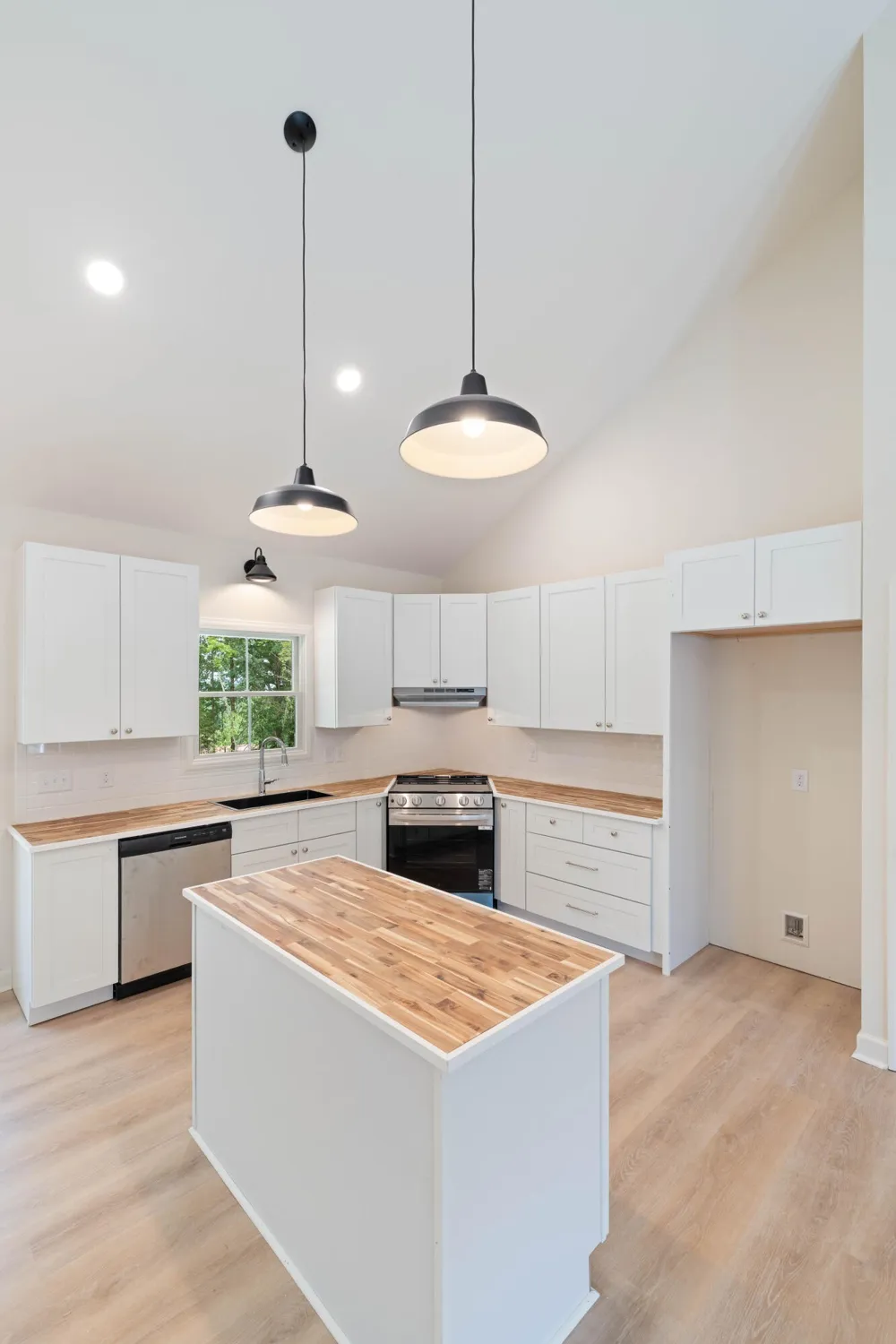 293 Peavine Way Rock Spring, GA 30739