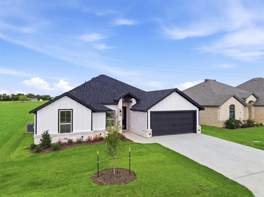 1600 Oleander Drive Tolar, TX 76476