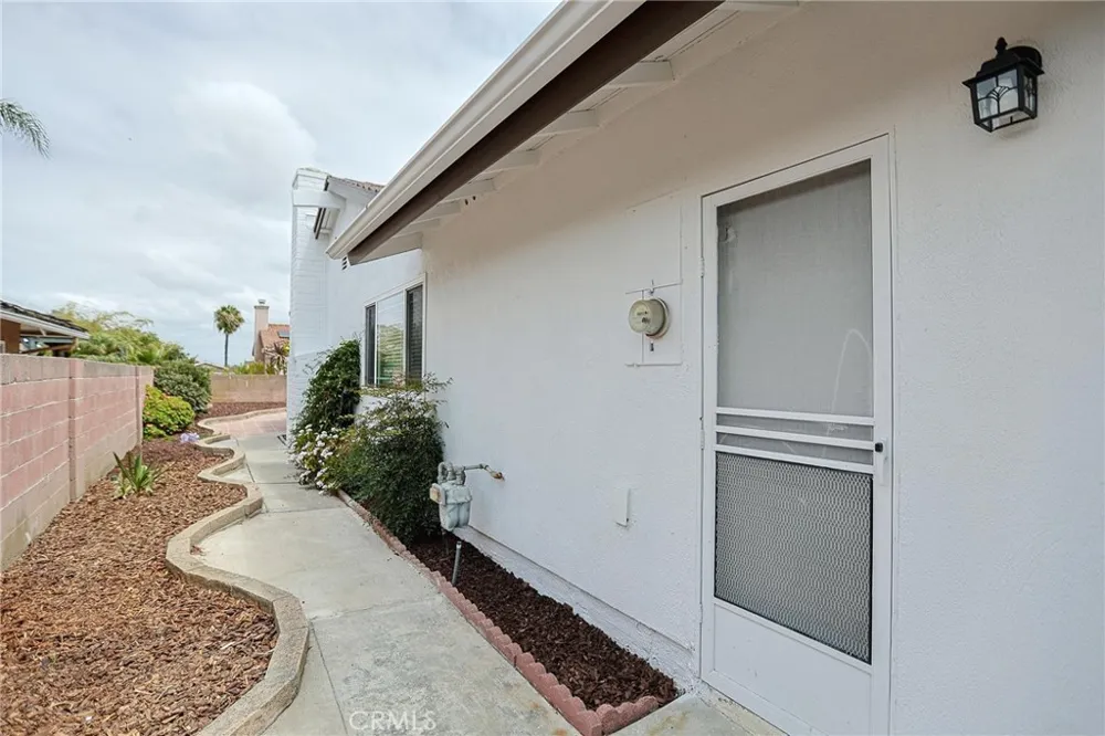 25532 Charlemagne Laguna Hills, CA 92653